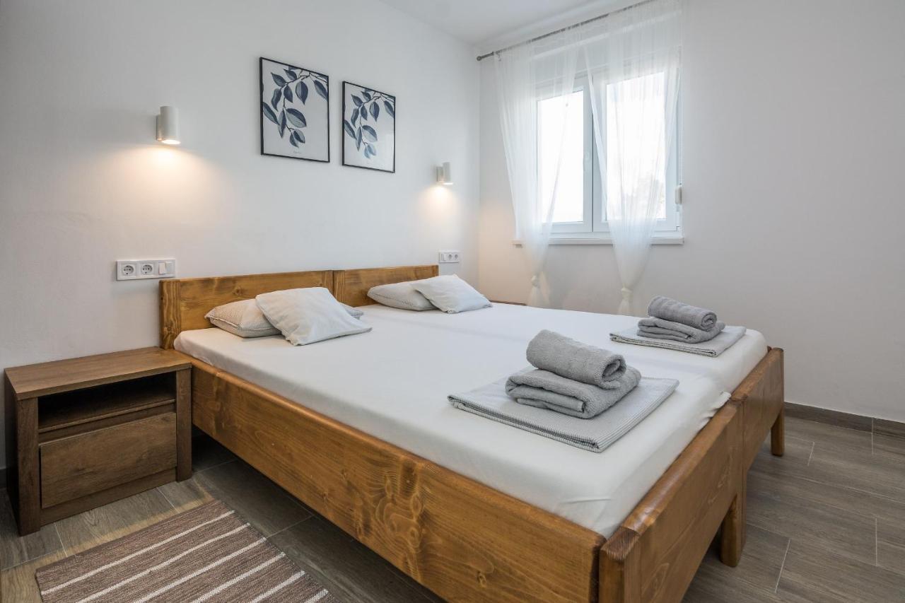 Apartments Pejakovic Vir Zewnętrze zdjęcie