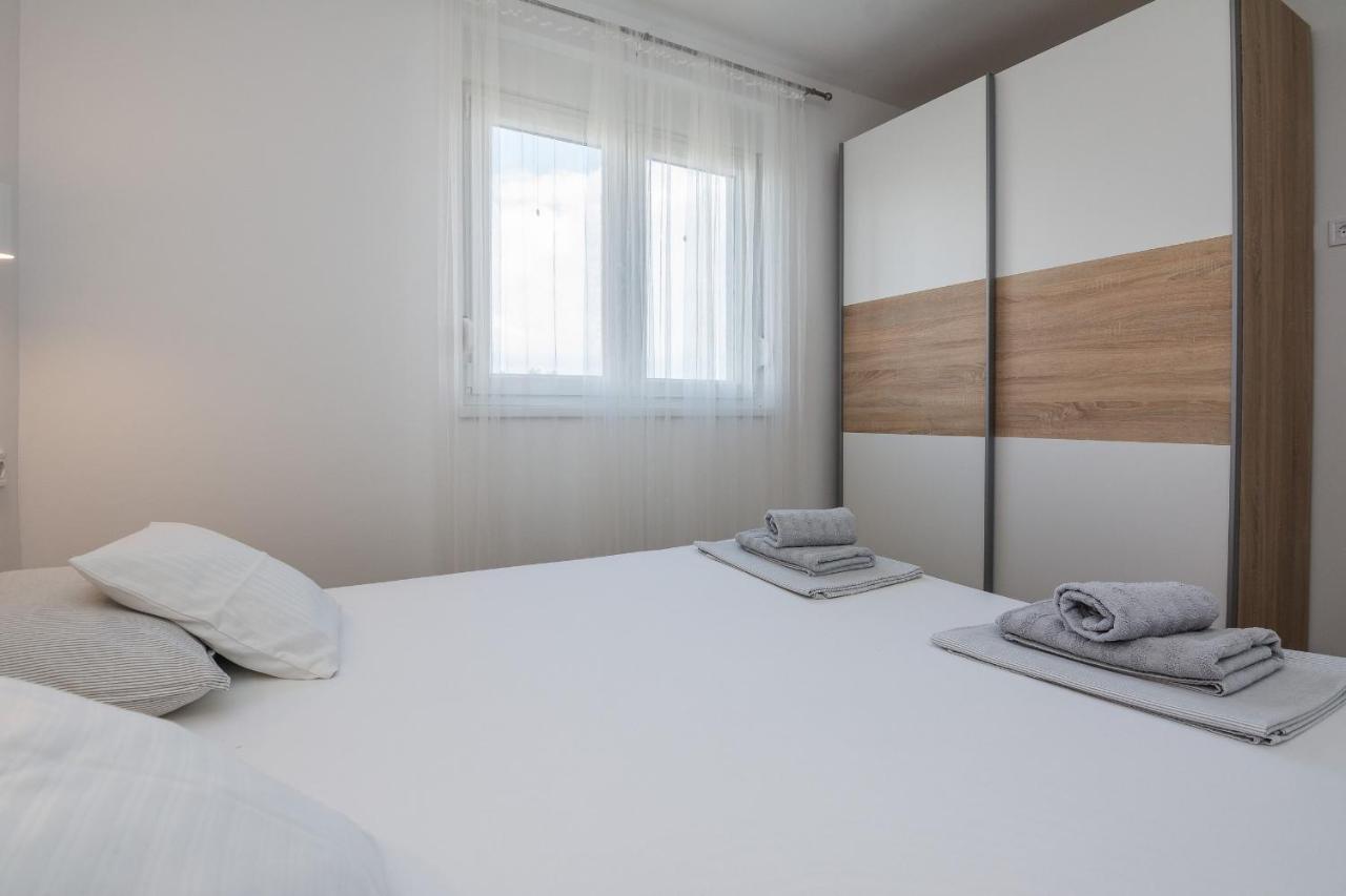 Apartments Pejakovic Vir Zewnętrze zdjęcie