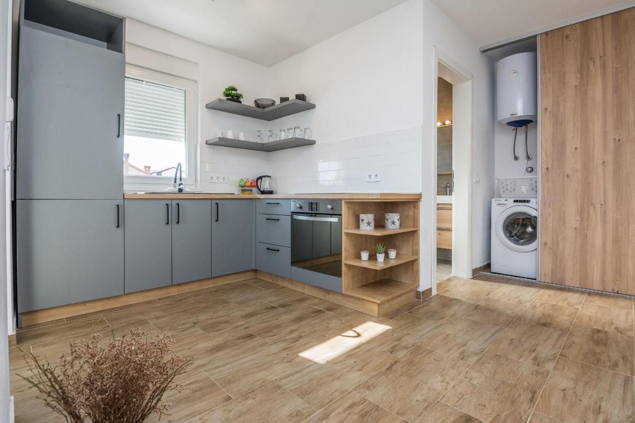 Apartments Pejakovic Vir Zewnętrze zdjęcie