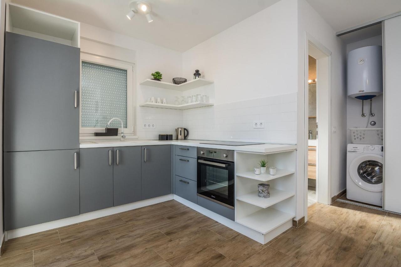 Apartments Pejakovic Vir Zewnętrze zdjęcie