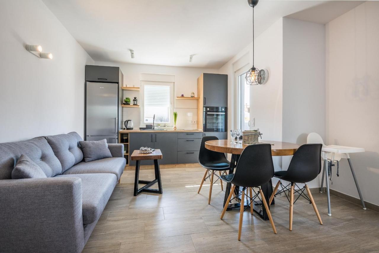 Apartments Pejakovic Vir Zewnętrze zdjęcie