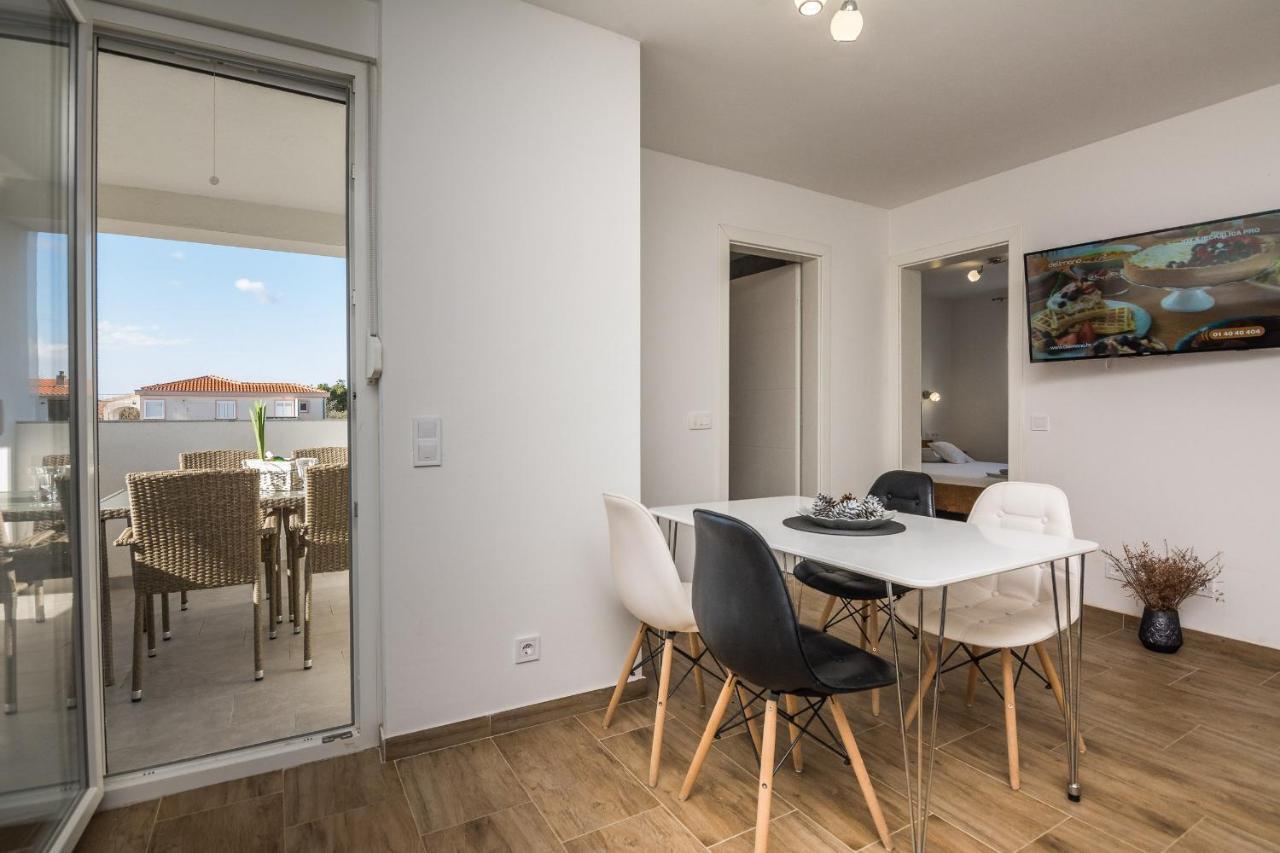 Apartments Pejakovic Vir Zewnętrze zdjęcie