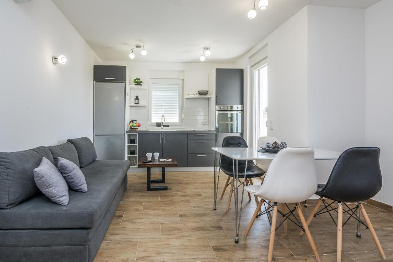 Apartments Pejakovic Vir Zewnętrze zdjęcie